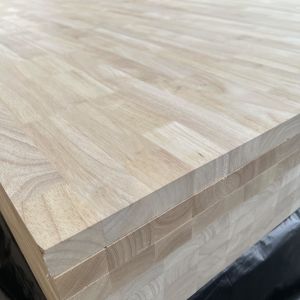 Smooth Durable Finger Joint Rubberwood Board , Moistureproof Rubber Tree Wood