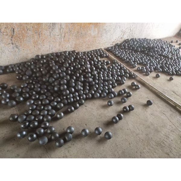 Customizable 20-150mm Steel Ball Mill Grinding Media 55-67HRC