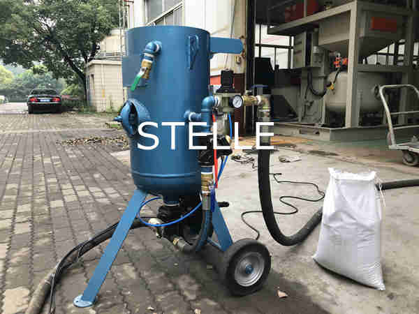 Buy Custom Compact Design Portable Sand Blasting Machine With One Year Warranty at wholesale prices
