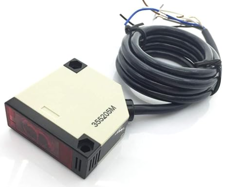 E3JK-R4M1 OMRON Retroreflective Photoelectric Switch Sensor w Reflector 4M