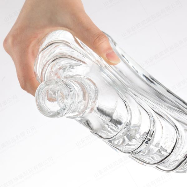 Hot Stamping Design Custom Size Accepted Glass Bottles for Whisky Gin Tequila Liquor