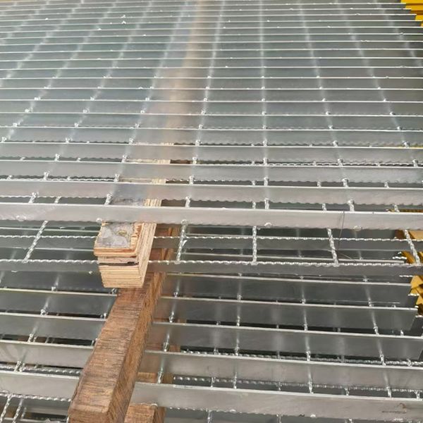 Buy Swage-Locked Steel Gratings: High-Strength, Low-Maintenance Solution at wholesale prices
