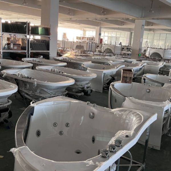 OEM ODM Durable Soaking With Drainer Hotel Villa Bathroom Three Side Skirt Stackable Free Standing Bathtub