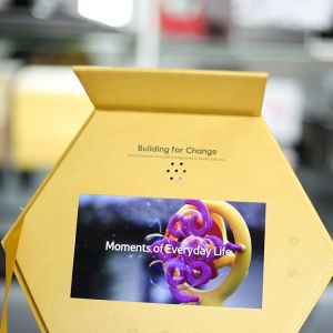 Professional Customization Golden Hexagon Video Packaging Box 7 Inch LCD Display