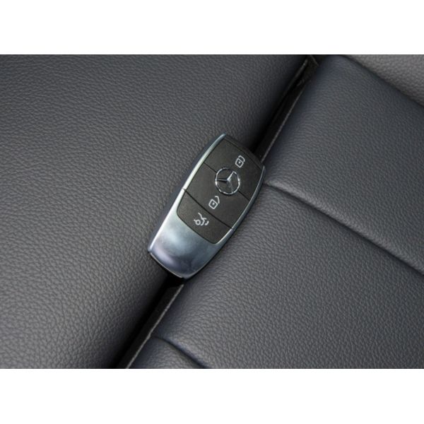 Mercedes-Benz A 200 L sport sedan donggan version 4 Door 5 seats 3 space car