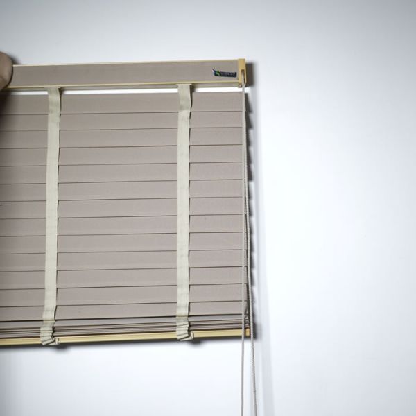 Buy Sun Shading Wooden Day Night Venetian Window Curtain Blinds at wholesale prices