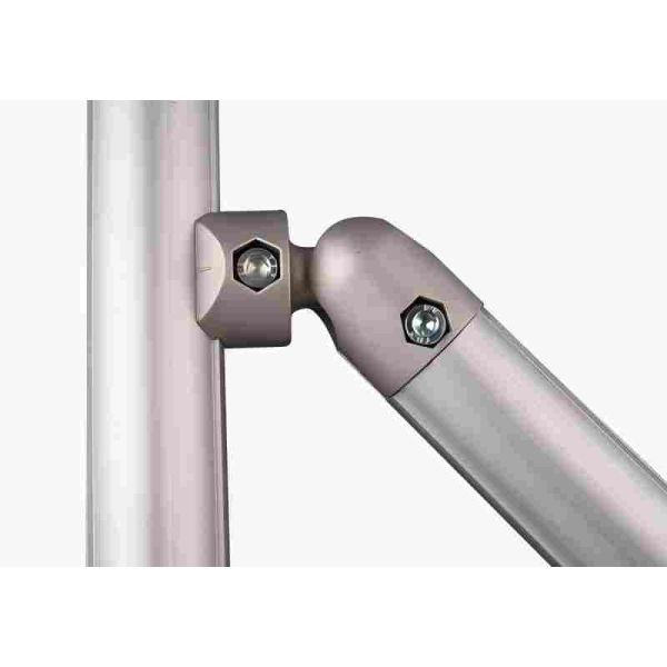 Lean tube functional joint close-up