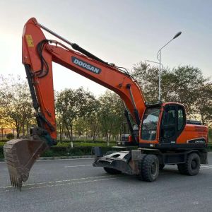 China Good Quality Uesd Doosan Dx210w-9c 21ton Wheel Excavator on sale
