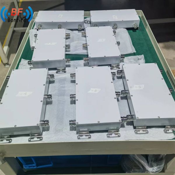 Red 698-4000MHz 3X3 3in 3out 300W 155pim RF Hybrid Coupler Hybrid Combiner for