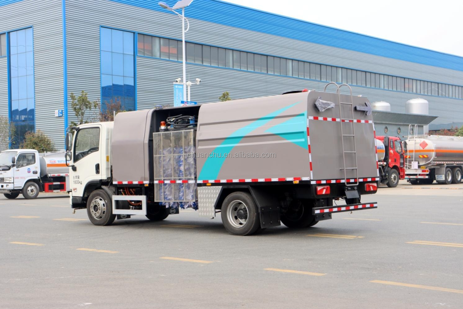 Pure Electric Guardrail Cleaning Vehicle for Energy-Saving Cleaning