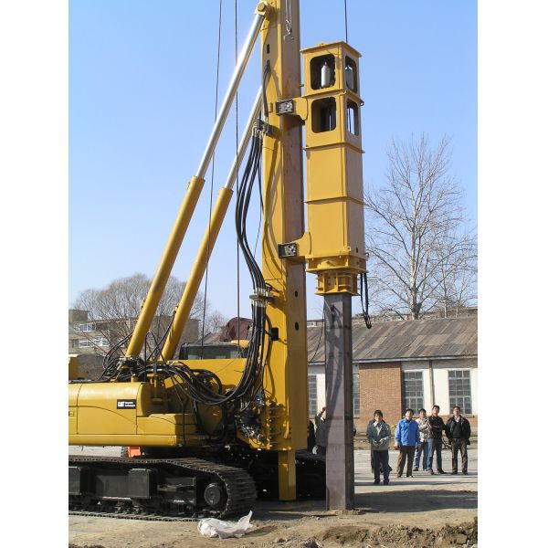 C7 STH Engine Hydraulic Piling Rig TH60 Drilling Diameter 300MM