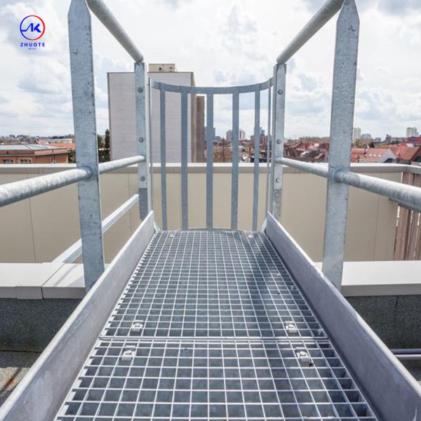 Flat Or Serrated Anti-Rust Steel Grating Customized For Long-Lasting Performance