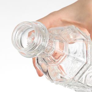 Hot Stamping Customized 750ml Clear Slim Cylinder Glass Vodka Bottle