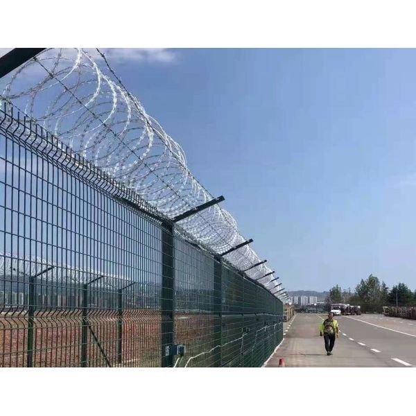 Galvanized Spiral Cross Razor Blade Fencing Wire Ink Green Razor Barbed Wire