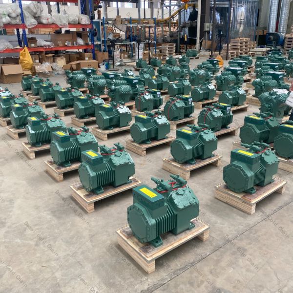 Remote Control Cold Room Compressor , R507 R404 Semi Hermetic Refrigeration Compressor