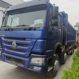 China SINOTRUK BLUE HOWO 400HP 8×4 TIPPER DUMP TRUCK LHD on sale