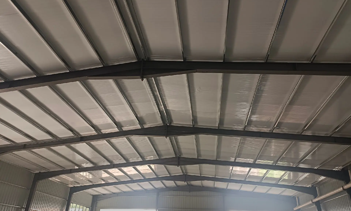 High-intensity corrosion-resistant high-space-utilization steel structure warehouse building