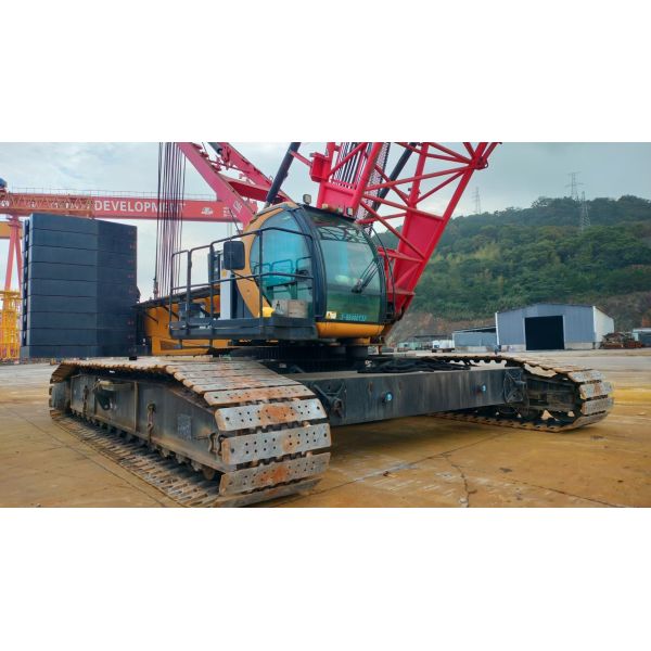 Second Hand 280 Ton Used 2019 Crawler Crane SCC2800A with Folding and Low Energy Requirements