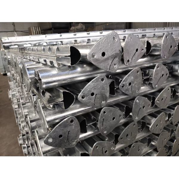 curved mesh fence post