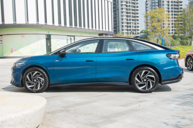 700km Long Range Luxury EV Car Volkswagen ID.7 VIZZION 2024 Electric 5-door 7-seater SUV