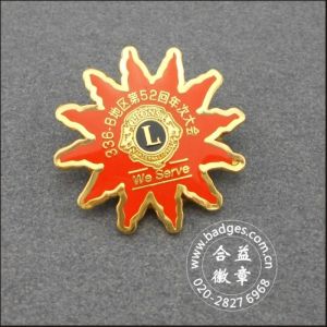 Quality the lions Badge gilt stamping color glue Lions pins badge KQ09 for sale