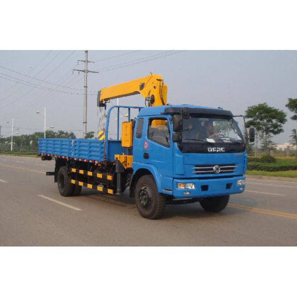 5 6 7 8 Tons Truck Mounted Crane With Max Speed 90 Km/H 4*2 Telescopic Boom Truck Mounted Crane
