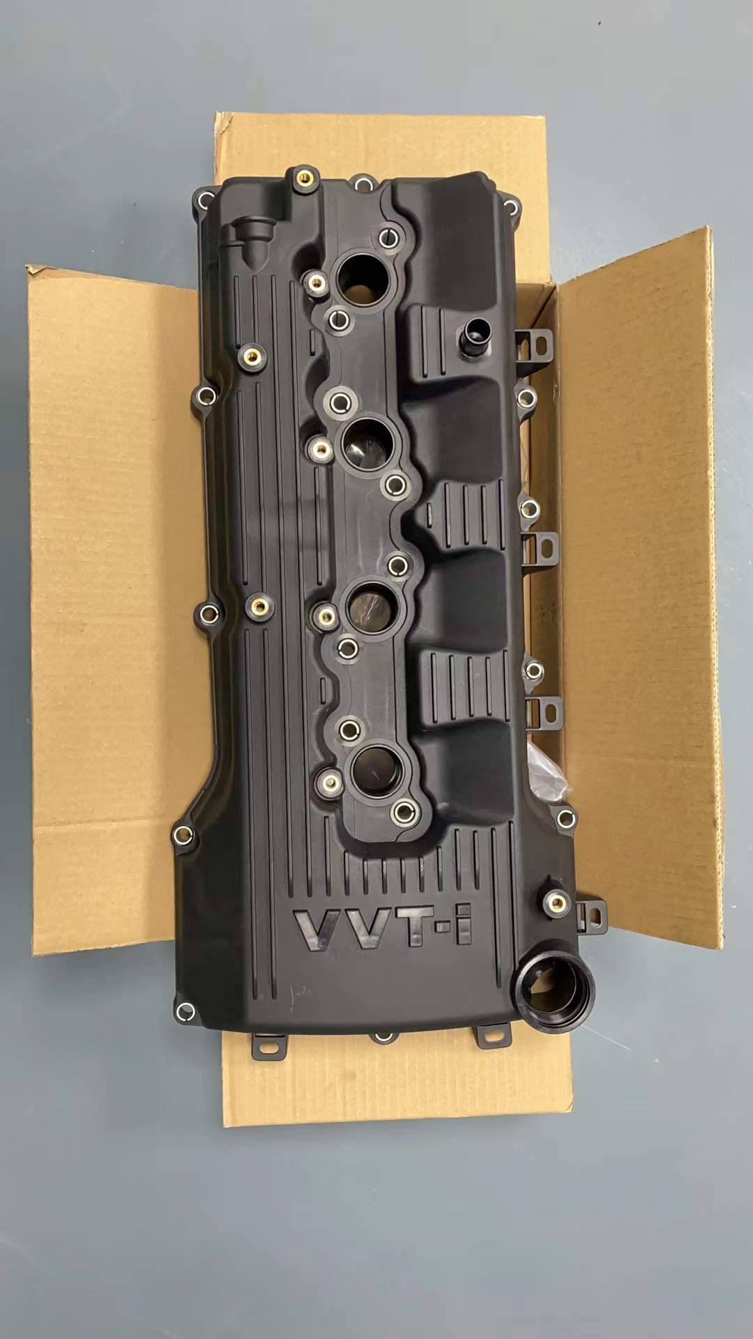 2TR-FE Automobile Engine Parts Toyota Valve Cover 16V 2.7L DOHC