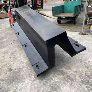 OEM Super Arch Marine Rubber Fenders 1015kN Reaction Force