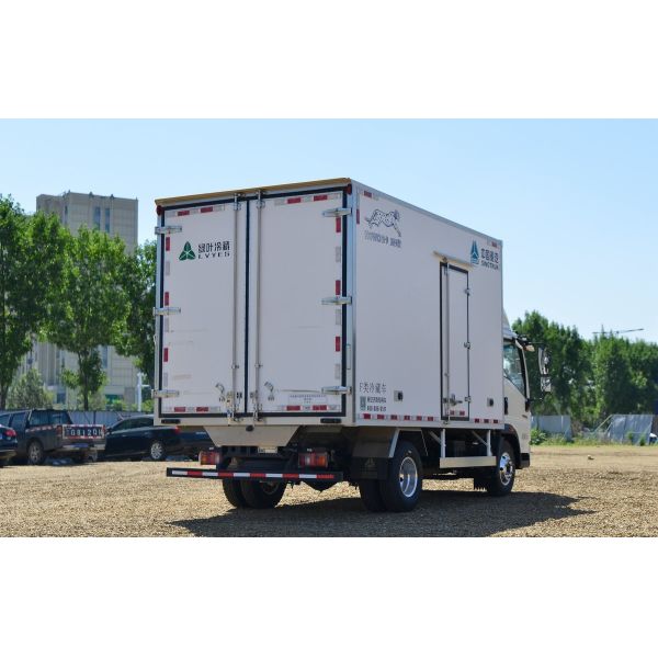 SINOTRUK HOWO Commander 160 Horsepower 4X2 4.1 Meter Refrigerated Truck (National One to Six) (Green Leaf Refrigerated