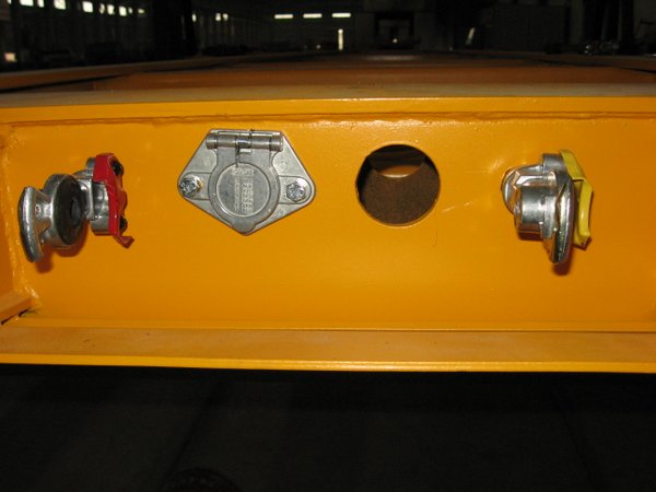 40 FT 3 Axles Skeleton Trailer High Durability For Container Transport