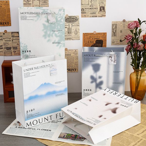 White Kraft Embossed Gift Bag Birthday Gift Packaging Handbag Holiday Gift Paper Bag