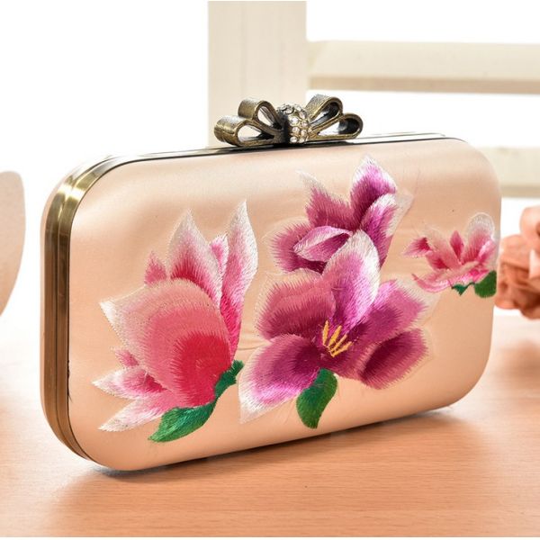 Korean version of the 2016 new women's vintage evening bags hand embroidery silk clutch bag mini-packet