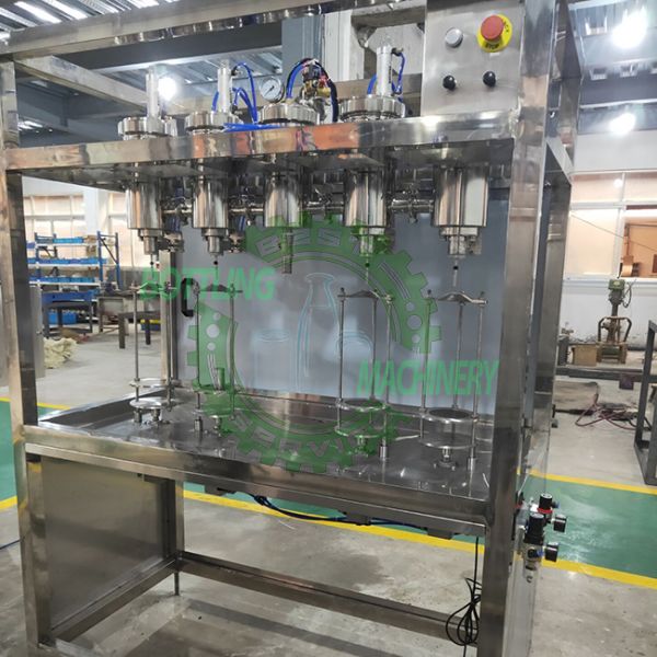 1000BPH 4 Head Semi Auto PET / Glass Bottle Carbonated Drink Filling Line