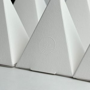 Custom Triangle Aromatherapy Box Recyclable Paper Packaging