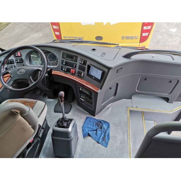 Vip Luxury Seat Used Yutong ZK6119 Coach Buses 46 Seats Rhd Rear Engine Double Door