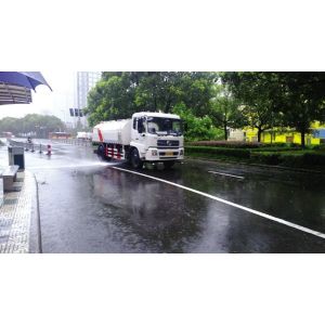 Sinotruk Howo Spray Gun Car Liquid Tanker Truck , Fire Sprinkler 20cbm