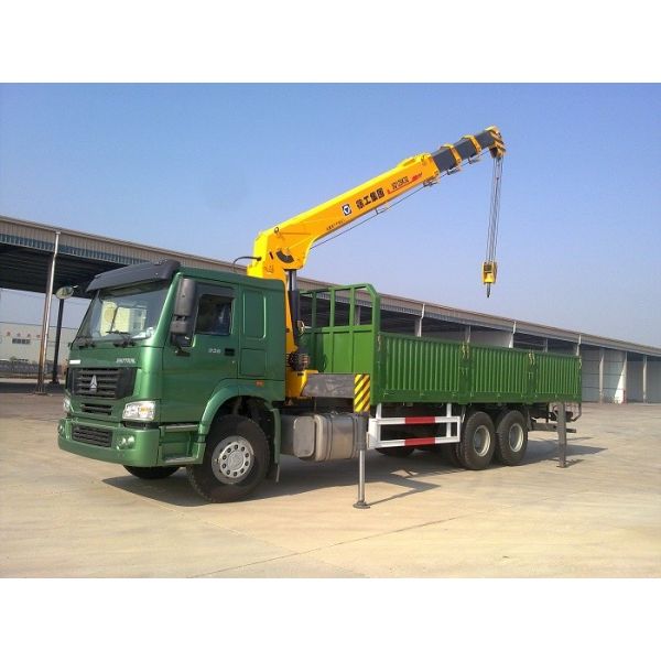 12 Tons XCMG Truck Mounted Telescopic Crane , Howo 10 Wheel High Up Truck