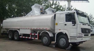 Buy HOWO 8X4 30000 Liter(30M3) Fuel Tanker Truck at wholesale prices