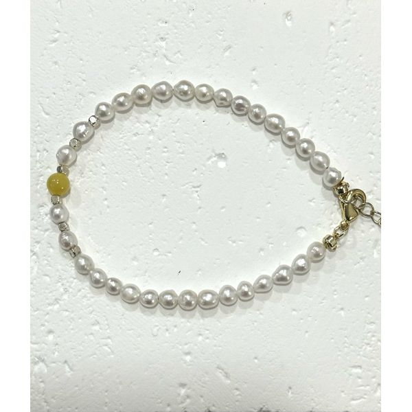 Versatile bracelet with adjustable features perfect for retail chains and boutique shops looking for customizable jewelry