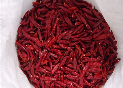 Buy HACCP Tianjin Red Chilies Cayenne Dried Chili Pods 12% Moisture at wholesale prices