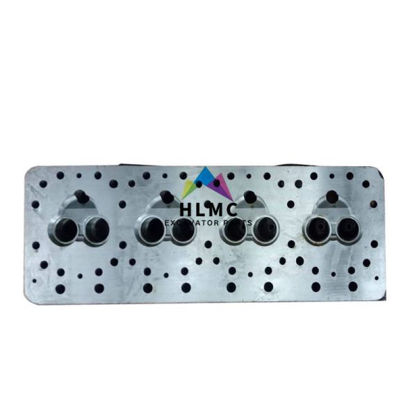 Engine Spare Parts Komatsu Engine Parts S4D130 4D130 Cylinder Head 6115-11-1101 6114-11-1100