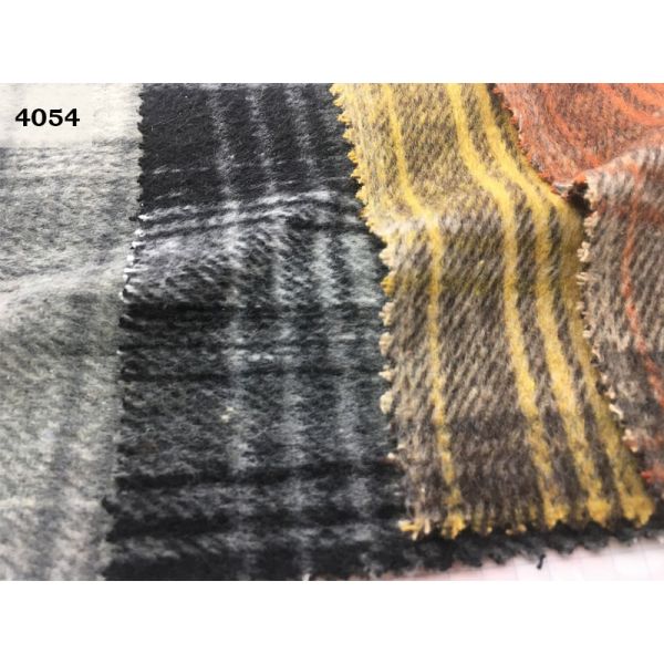 400gsm Scottish Plaid Tartan Tweed Fabric Poly Wool Suiting Fabric Abrasion Resistant
