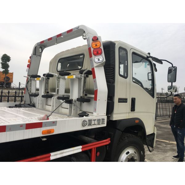 HOWO 4x2 light duty 12 tons flatbed lorry truck for sale