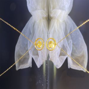 Exquisite 18kt Yellow Gold Pendant Necklace
