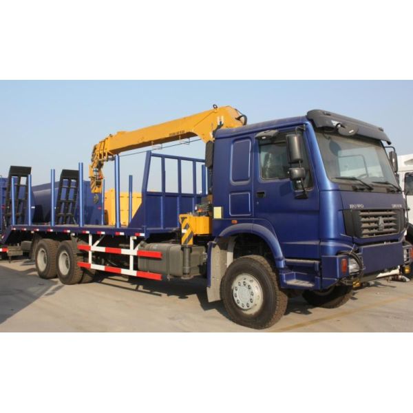 truck with crane.pic