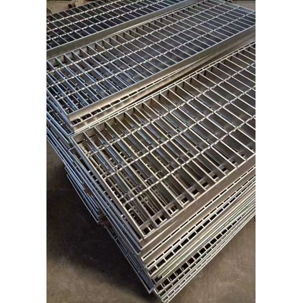 Buy Galvanized Metal Walkways Gratings / Industrial Walkway Grating 1.2M Width at wholesale prices