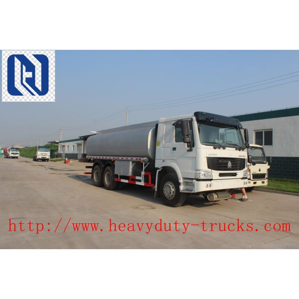 Front Spray Rear Sprinkling Truck Mounted Water Tank 6x4 Sinotruk Howo 20m3 336hp