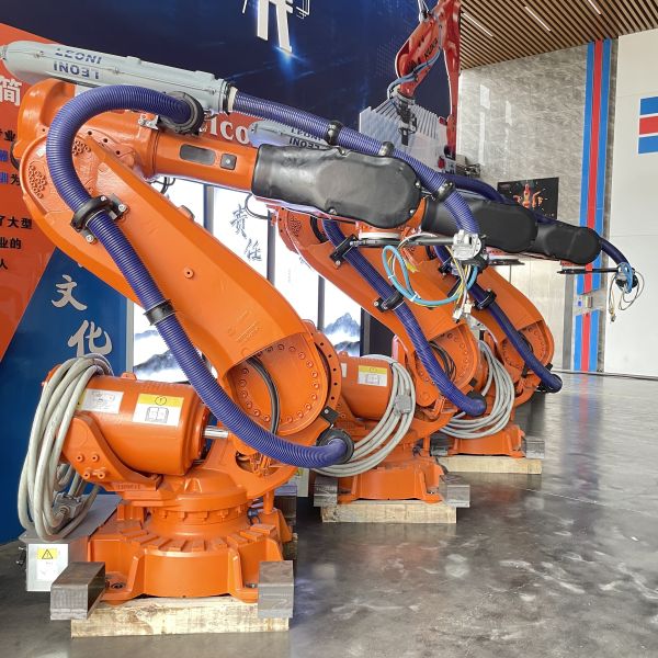 1373mm Working Range Used Robotic Arm with C2 Control System and 2400mm Armspan