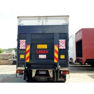 Quality Cutomized Color Hydraulic Van Tail Lift Width 1800mm Auto Power DC12V For Lorry for sale