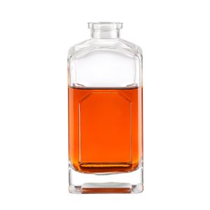 Whisky Vodka Rum Spirits Glass Bottle with Screw Cap and Decal Surface in 700ml